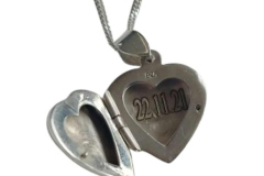 JW023